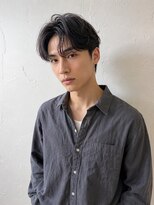 タヒエメンズ 谷町(tahie Men’s)&nbsp;センター分け/テクノカット/ミディアム 髪型/短髪/40代 髪型