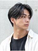黒髪フェザーパーマセンターパート