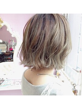 メルシー(Merci) 【Ｍｅｒｃｉ】タンバルモリハイライトグレージュ