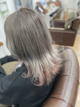 ビランチェ 池袋(bilancia) インナーカラー/インナーレッド/ホワイトグレージュ/池袋