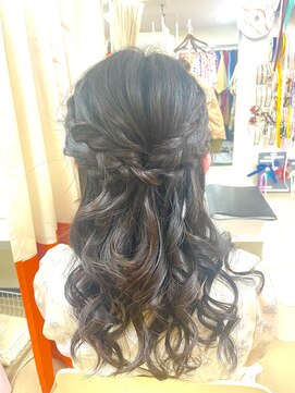 ビューティック ハラジュク(Hair&Make Beautique Harajuku) 編み込みとねじりのハーフアップ