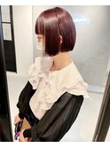 カシスカラー×前下がりボブ