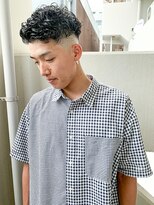 チーカ(chica)&nbsp;スキンフェード×アップバングパーマ