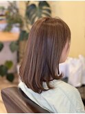 軽さのあるミディアムロング