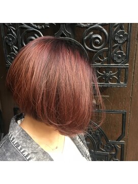 ルント(Rund) ハイライトとグラデーションボブ