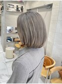 ミルクティーベージュグレージュボブミディアムブリーチヘア