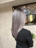 サニー 渋谷(SUNNY)&nbsp;バレイヤージュ、ハイライト、レイヤーロング、グレーベージュ