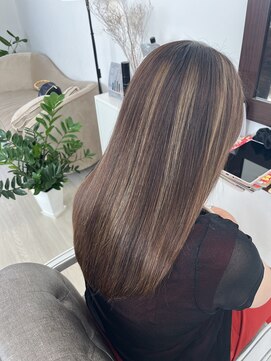 ラテ(Latte) ブリーチ履歴有りでもお任せ下さい！美髪矯正☆