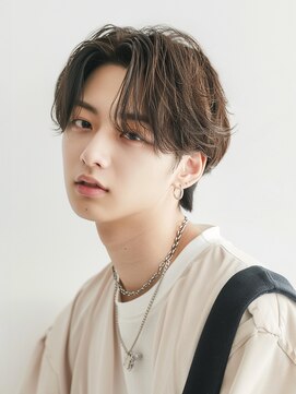 フイ 梅田(Hui.) メンズ韓国風センターパート　ツイストスパイラルパーマ/天神橋