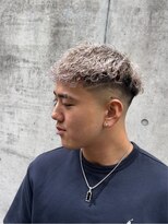 刈部倶楽舞 難波店&nbsp;スキンフェード×ホワイトカラー！【高山】