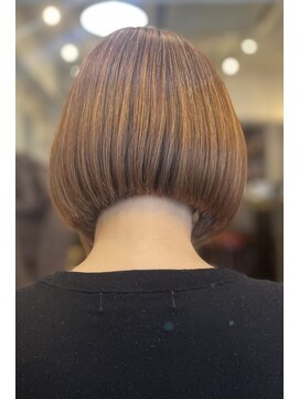 サーティエイト(38) ショートボブ/白髪ぼかし/髪質改善/カラー/40代/元町