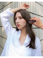 アイコントーキョー(i CON TOKYO)&nbsp;透明感グレージュ×顔まわりレイヤーミディアム