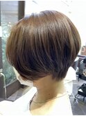 ショートボブ×フォギーベージュ
