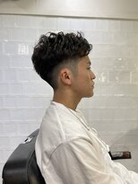メリケンバーバーショップ フクオカ(MERICAN BARBERSHOP FUK)&nbsp;かき上げヘアショートレイアーくせ毛風パーマコンマヘアS93