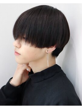 ネイビー(NAVY) 韓国ヘア　サラサラマッシュ　韓流ヘア　黒髪　横顔