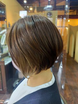 美容室 ホワイトボックス 本店 前下がりボブ