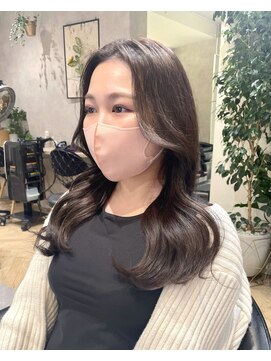 メゾンドイギー(MAISON de IGGY) ロングレイヤー/斜めバング/グレージュカラー/シルキーベージュ