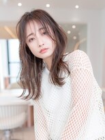 20代30代大人かわいいシルキーベージュ小顔レイヤーカット