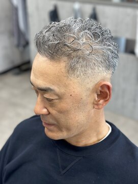 スリードットバーバーズ(3.BARBER 's) 極道パーマスタイル