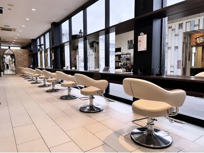 アースコアフュールボーテ 小山店(EARTH coiffure beaute)の写真