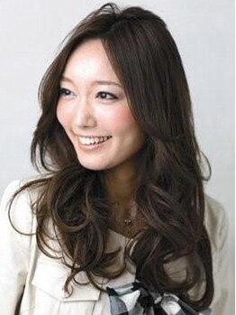 フィックスヘアークリニック(FIX)の写真/髪質に合わせて薬剤を選定。ダメージレスにこだわり、扱いやすい髪質に。あなたのなりたいを叶えます！