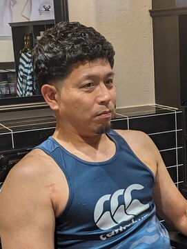 ザフリーマンズバーバー(THE FREEMANS BARBER) くるくるパーマ×スキンローフェード！