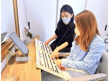 担当スタイリストによる完全マンツーマン施術