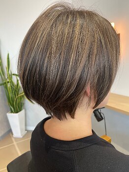 グラムヘアー(GLAM HAIR)の写真/【ICEA認証習得ヘアカラー！】頭皮に優しいオーガニックカラーで艶が良く、白髪染めに見えない綺麗な髪色へ