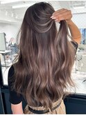 ハイライト白髪ぼかしダブルカラーインナーカラーショートボブ