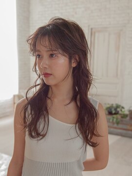 アマリス(Amaris) カジュアルロング20代/30代/40代/庭瀬