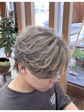 ヘアーウォーク フェザーパーマ×ハイトーンカラー