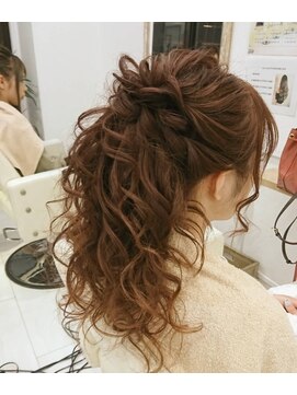 ミグ バイ クオーレ(mig by CUORE) ポニーテールアレンジ