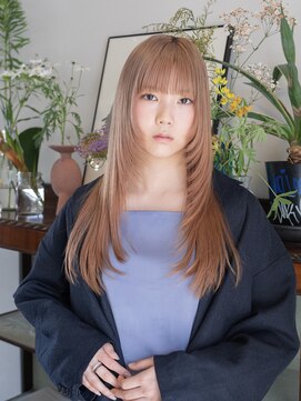 ヘアーアイストゥーレ(HAIR ICI TRE) ロングレイヤースタイル 顔周り ブリーチカラー 担当渡辺聖