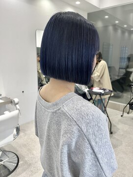 イリ(iLi) 【iLi×REN】ネイビーブルー/ミニボブ