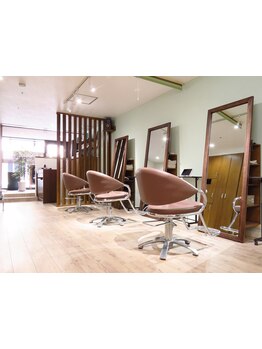 《女性限定SALON》経験豊富なスタイリストがあなたの髪質を見極め、あなたにピッタリのスタイルをご提案＊