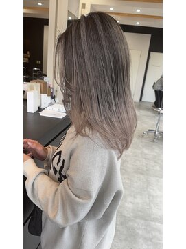 エイチ(H) バレイヤージュ