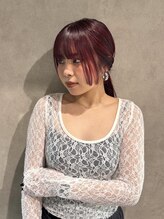 カーリーパーマ/彩度の高い暖色カラー/レイヤーカット