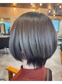 ショートボブ