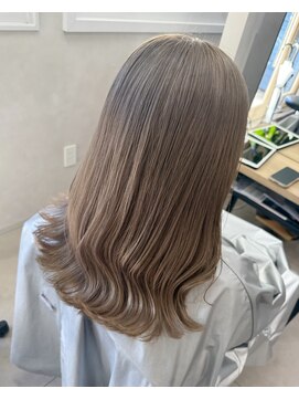 エモ(emo) くすみベージュ☆