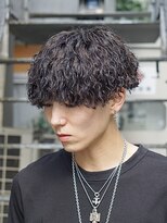 オーバル ジングウマエ(OVARL jingumae)&nbsp;強め縦落ちパーマツイストスパイラルシャドウパーマスパイラル