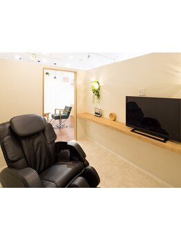 ヘッドスパ\2750～（シャンプー付）アロマオイルをプラスし1ランクUPした癒しのスパを体感下さい…！