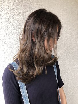 ユニバーストーキョー 池袋西口店(universe tokyo) 3Dハイライトレイヤーグレージュ_セミロング