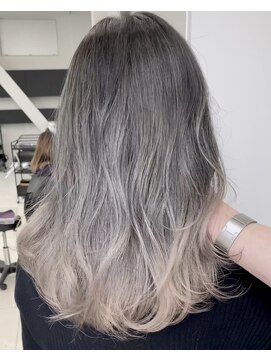 アライブ キチジョウジ(ALIVE Kichijoji) バレイヤージュカラーホワイトアッシュエアリーミディ