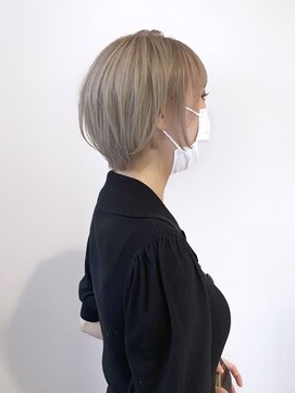 ゴーズゴードットビー 吉祥寺(go s go .b) 透明感抜群ミルクラテショートボブ【吉祥寺】【イルミナカラー】