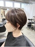 大人ショートヘアイルミナカラーグレーベージュ/カーキ