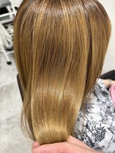 癖がしっかりと伸びて自然なサラサラストレートパーマ