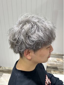 ブラフ(B.R.AP.h)の写真/【西院/駐車場完備】《メンズカット＋眉カット￥4900》ON&OFF決まる高技術カットが人気!カラー・パーマも◎