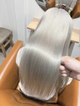 アールイー(Re) ブリーチ毛でも当てれるストレート大人韓国スタイル