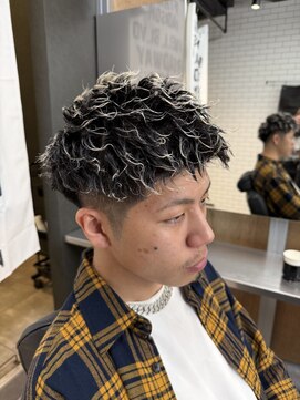 リレーションメンズヘアー(RELATION MEN'S HAIR) メンズマッシュラルフカール波巻きパーマセンター分け