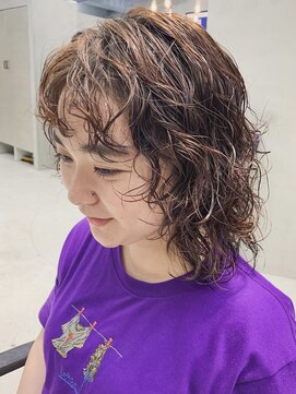 テトヘアー(teto hair) ミディアム　ウルフ　レイヤー　パーマ　シースルー　くるくる